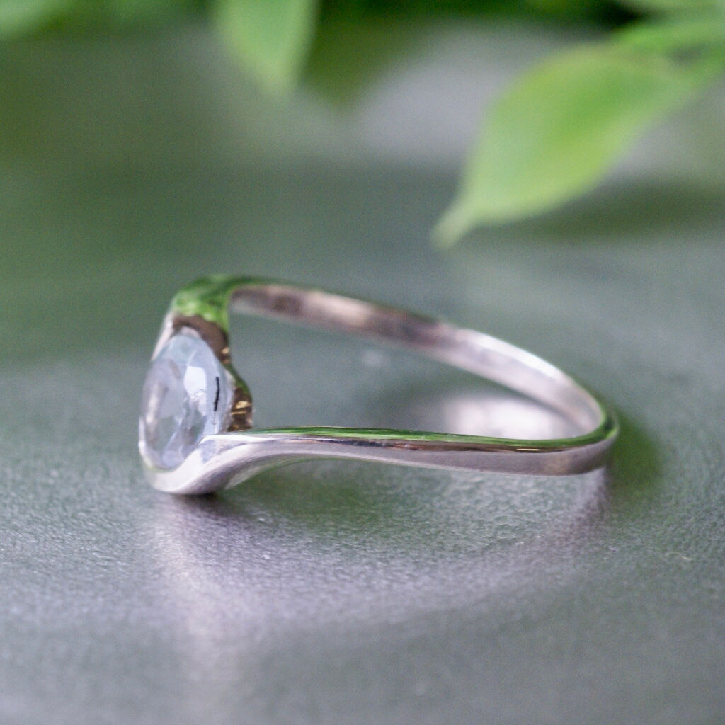 ブルートパーズ ねじりリング シルバー925 約10.5号（sv-283-3