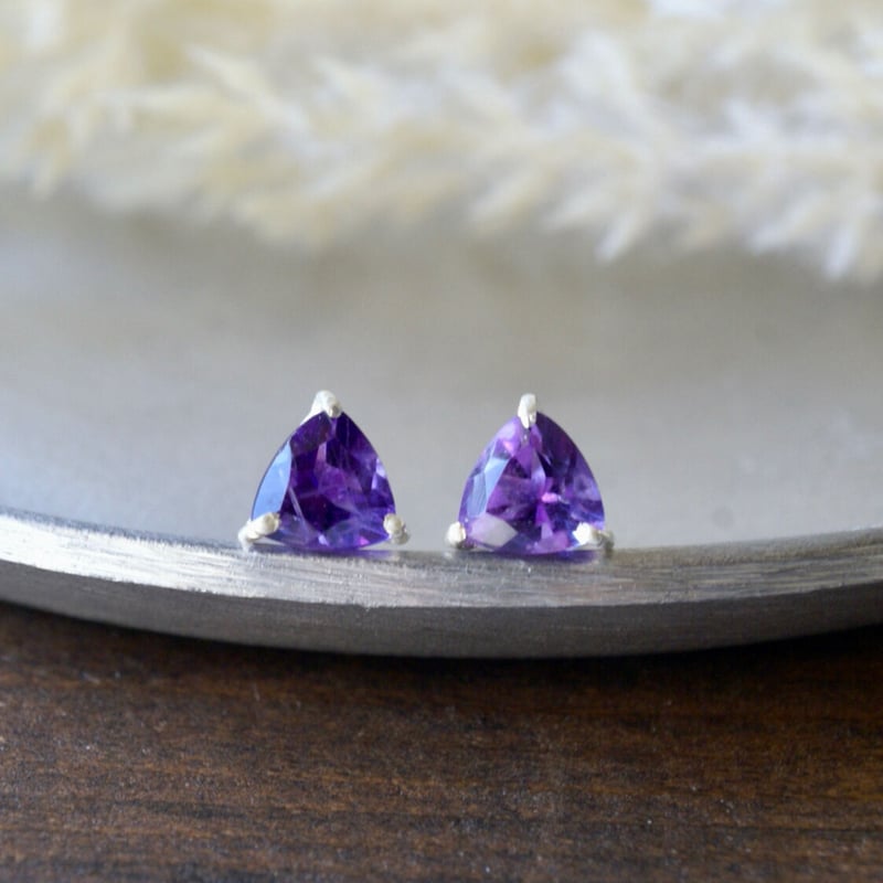 パープル アメジスト トリリアントシェイプ スタッドピアス シルバー