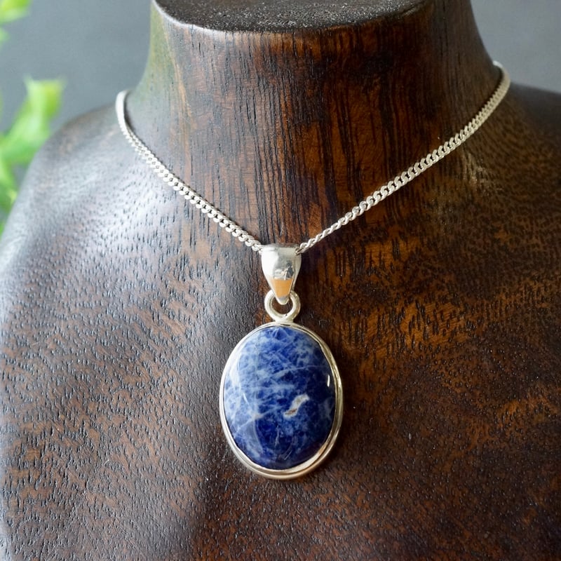 ソーダライト オーバルシェイプ ペンダントトップ シルバー925（sv-771