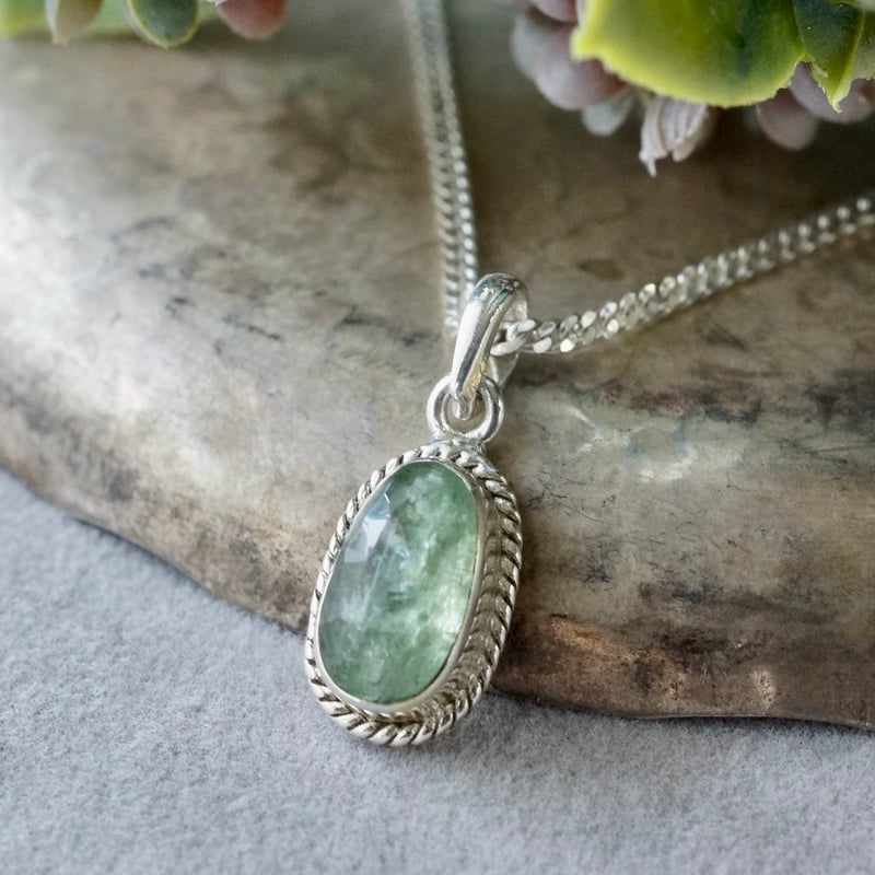 グリーンカイアナイト　シルバーリング グリーン マラカイト エスニックリング シルバー925 約16.5号（sv-726