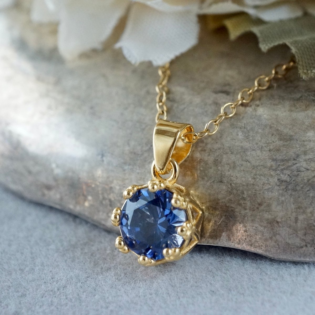 Handmade】ライトブルー 合成サファイア クラウンモチーフ