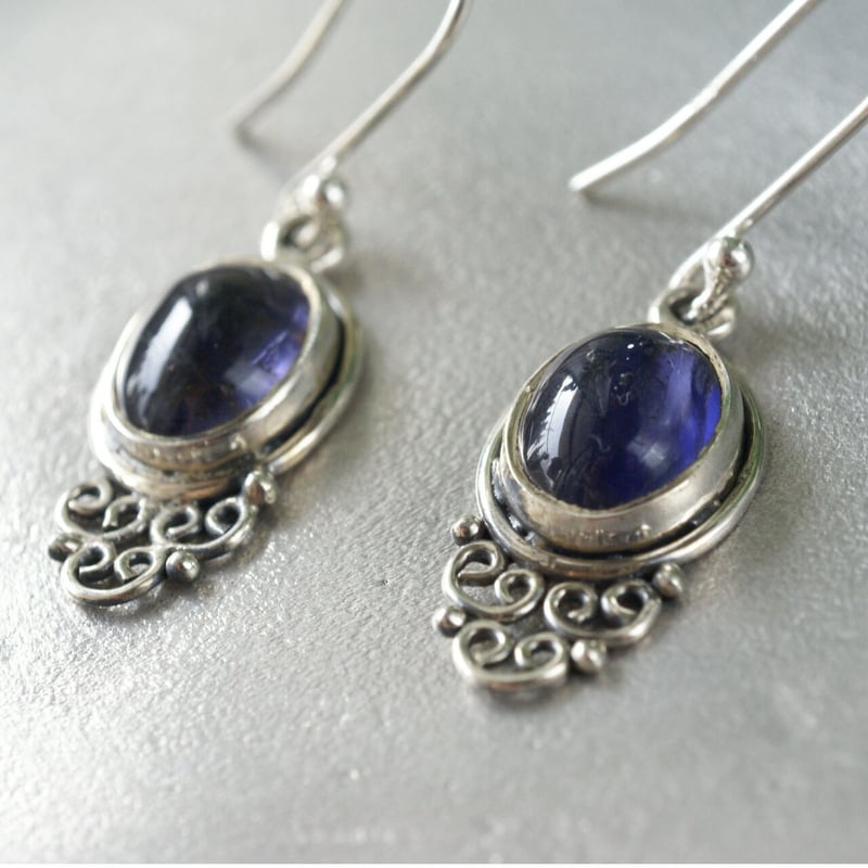 ○ブルー アイオライト カボションカット エスニックピアス シルバー