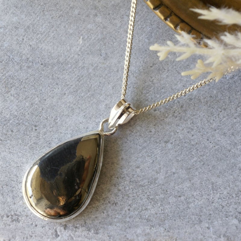 パイライトインマグネタイト ペアーシェイプ ペンダントトップ