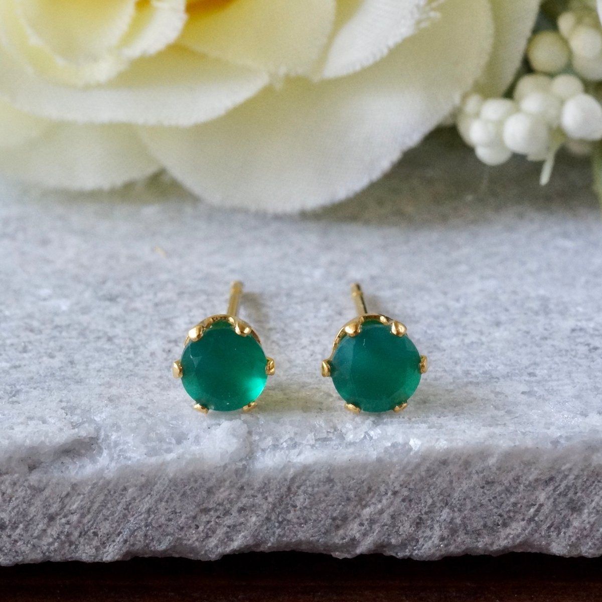 じばにゃん◆水晶/MOP/グリーンオニキス トリプレットストーンピアス じばにゃん◇水晶/MOP/グリーンオニキス トリプレットストーン