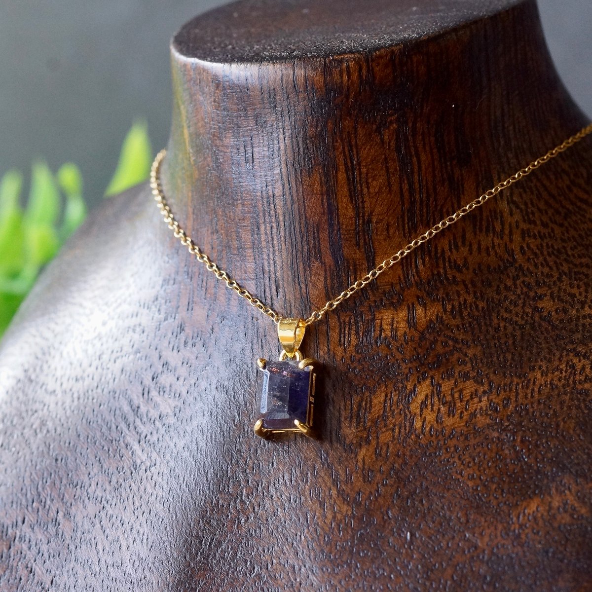 Handmade】ブラッドショット アイオライトサンストーン レクタングル