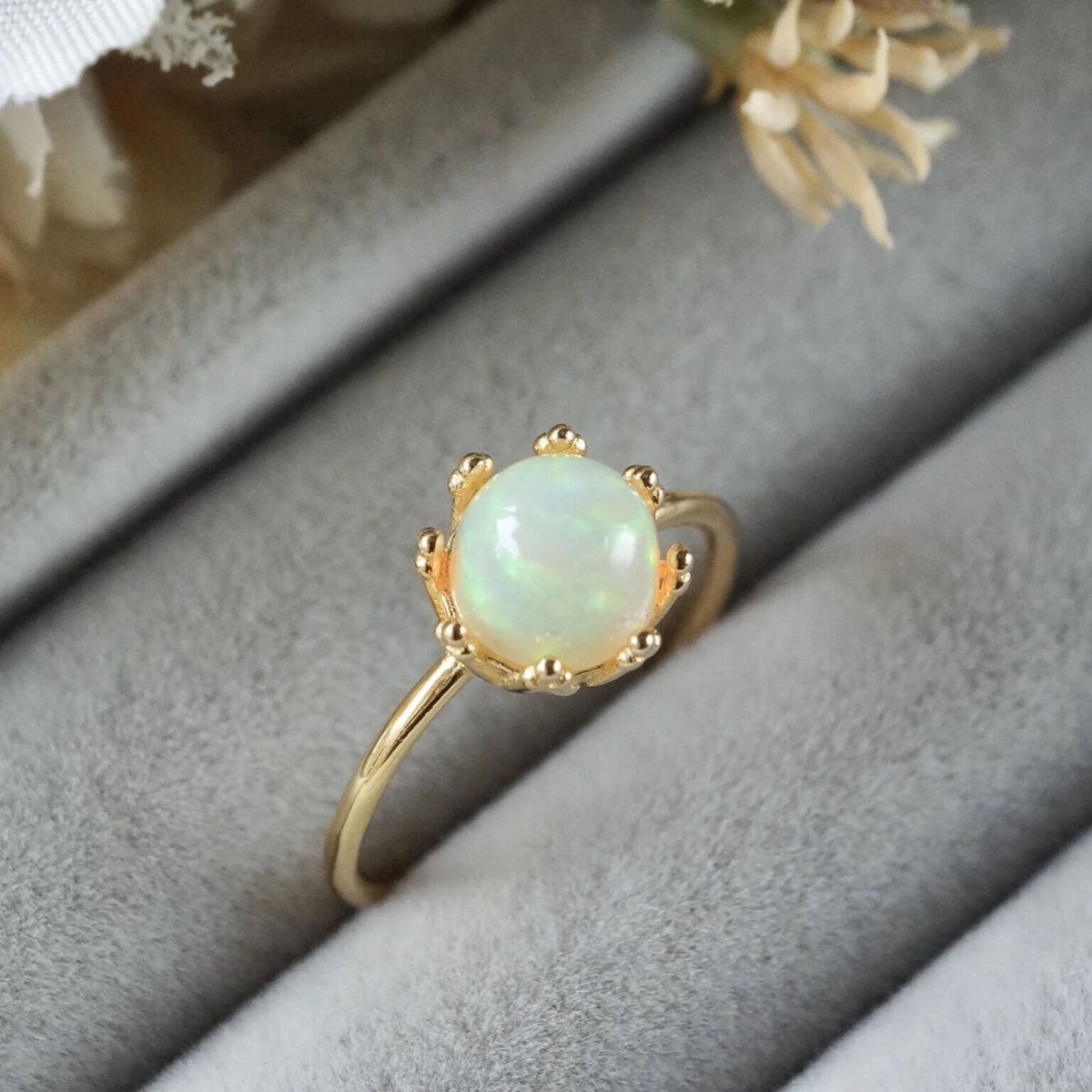 天然オパール指輪ゴールドカラーリング遊色たっぷりフリーサイズ 天然オパール指輪ゴールドカラーリング遊色たっぷりフリーサイズ 天然