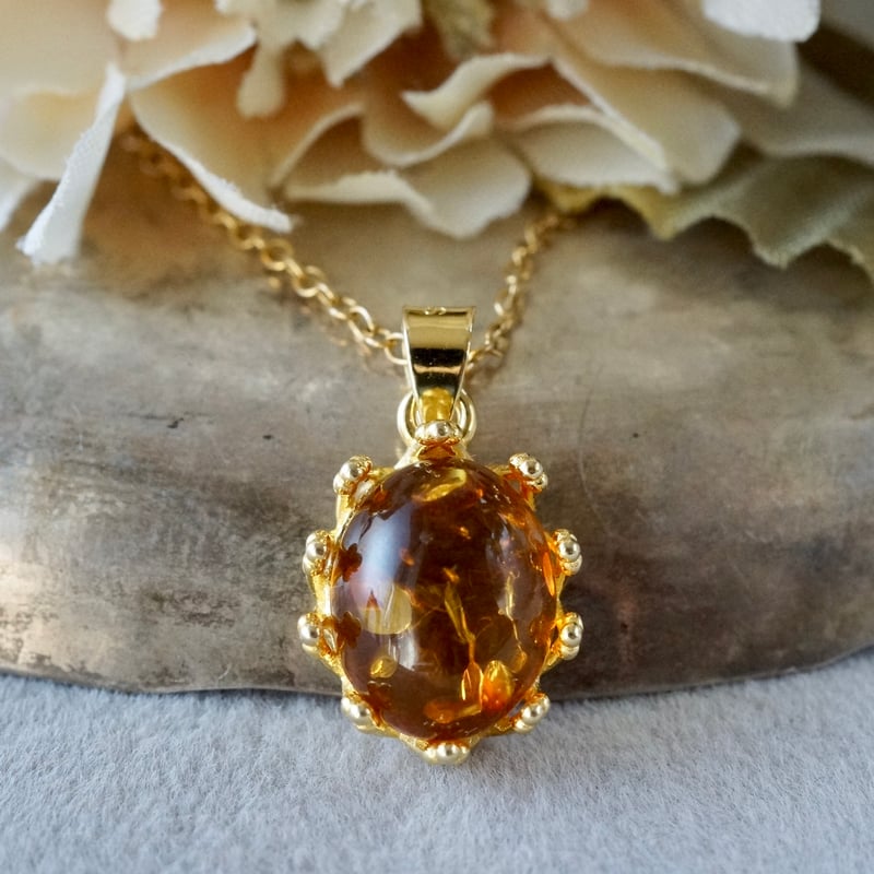 受注制作】アンバー（琥珀）クラウンモチーフ ペンダントトップ