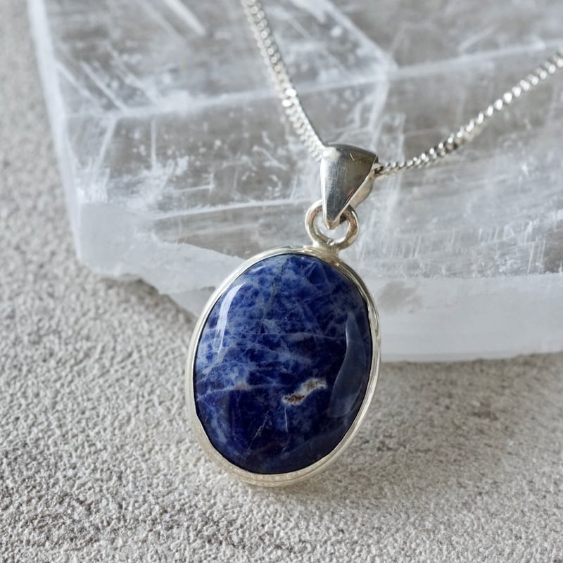 ソーダライト オーバルシェイプ ペンダントトップ シルバー925（sv-771