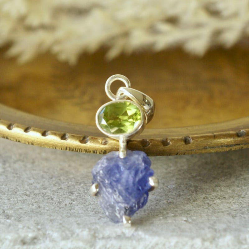 タンザナイト/ペリドット ラフカット（原石）ペンダントトップ