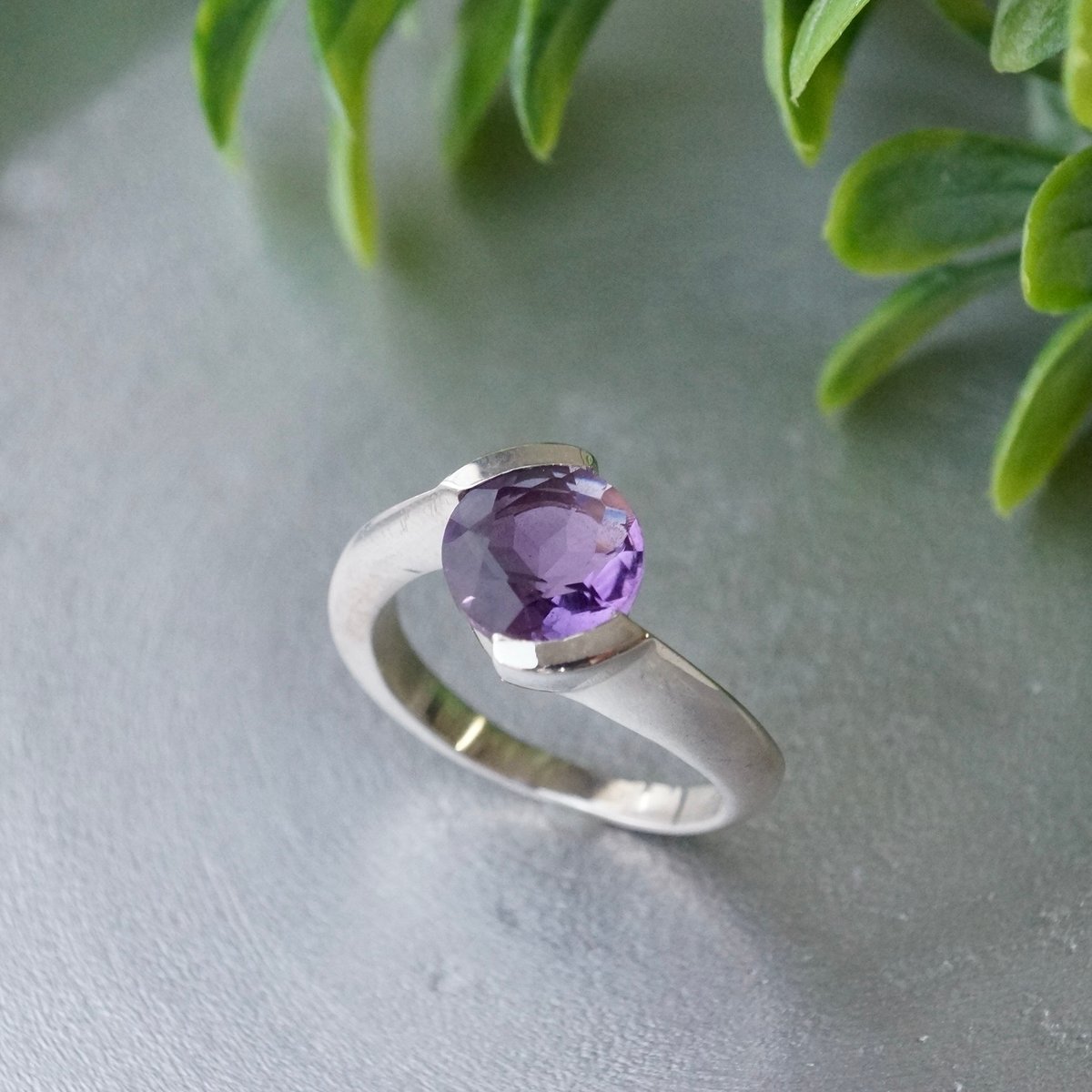 アンティーク英国 紫色の六角形カット アメジスト スターリングシルバー リング アンティーク英国 紫色の六角形カット アメジスト スターリング