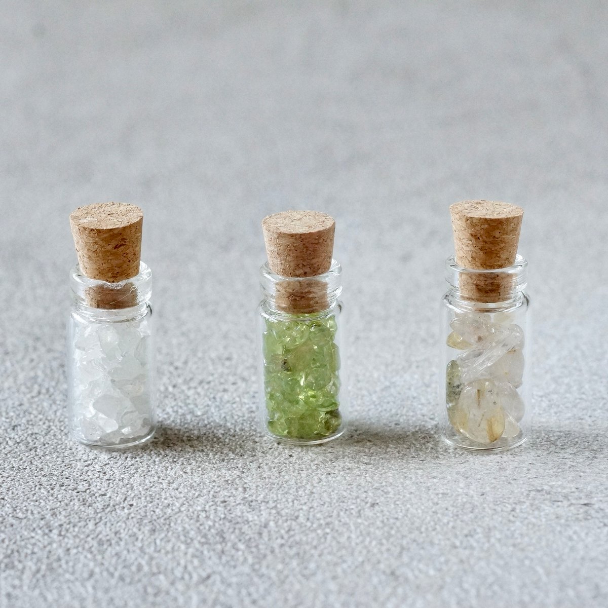 プレゼント品】小瓶入りさざれ石 | Ratna gemstones
