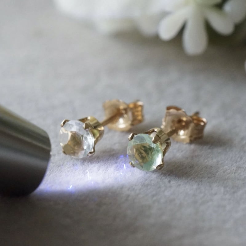 Handmade】ハイアライトオパール スタッドピアス 14kゴールドフィルド