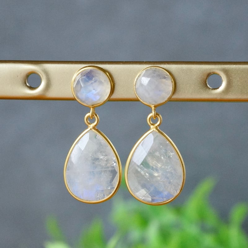 9/30まで出品⭐︎ MHT レインボームーンストーン　ピアス 9/30まで出品⭐︎ MHT レインボームーンストーン ピアス 9/30まで出品