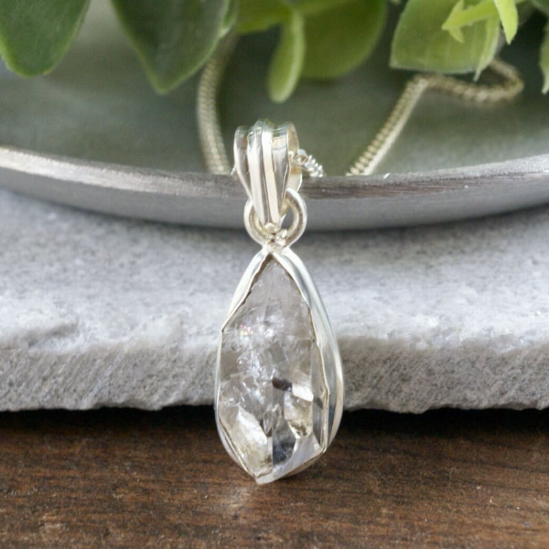 ハーキマーダイヤモンド（水晶） ラフカット ペンダントトップ
