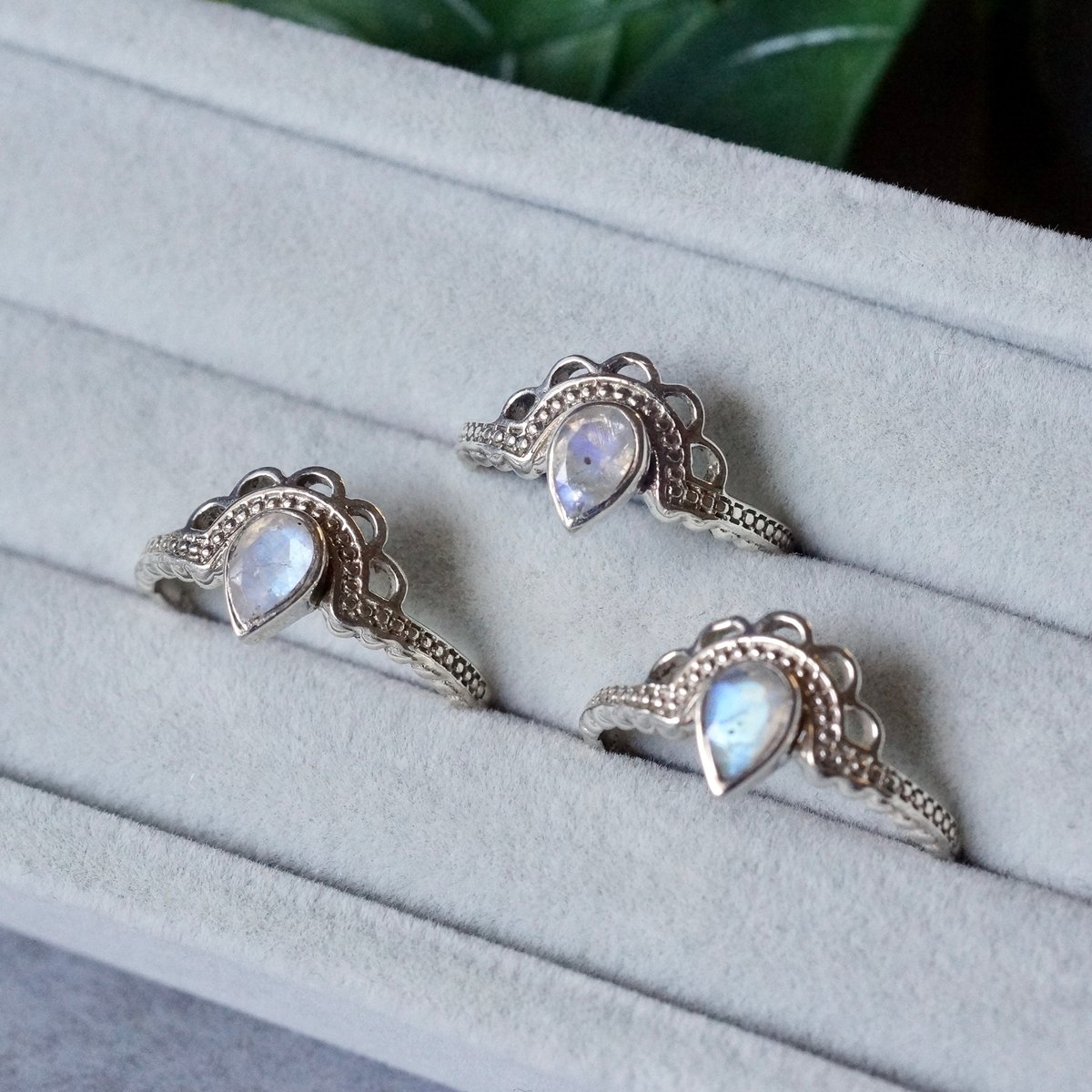 レインボームーンストーン エスニックリング シルバー925 9号（sv-833