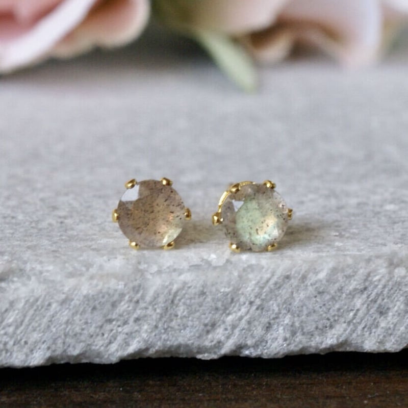 Handmade】ラブラドライト スタッドピアス サージカルステンレス製 5mm