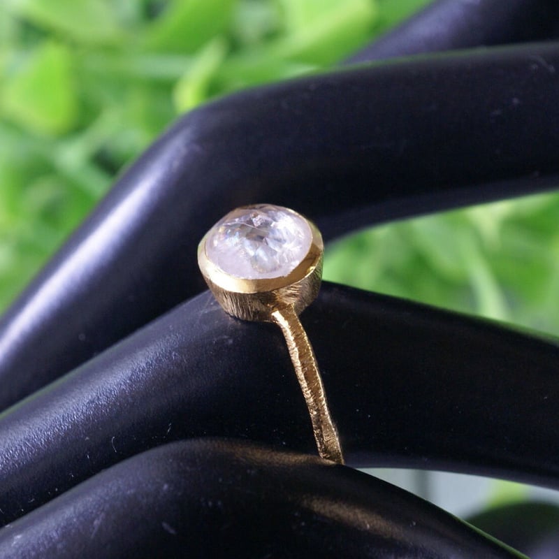 レインボームーンストーン オーバルリング 18kゴールドプレーテッド