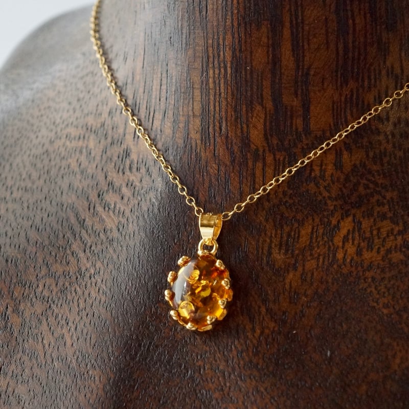 受注制作】アンバー（琥珀）クラウンモチーフ ペンダントトップ