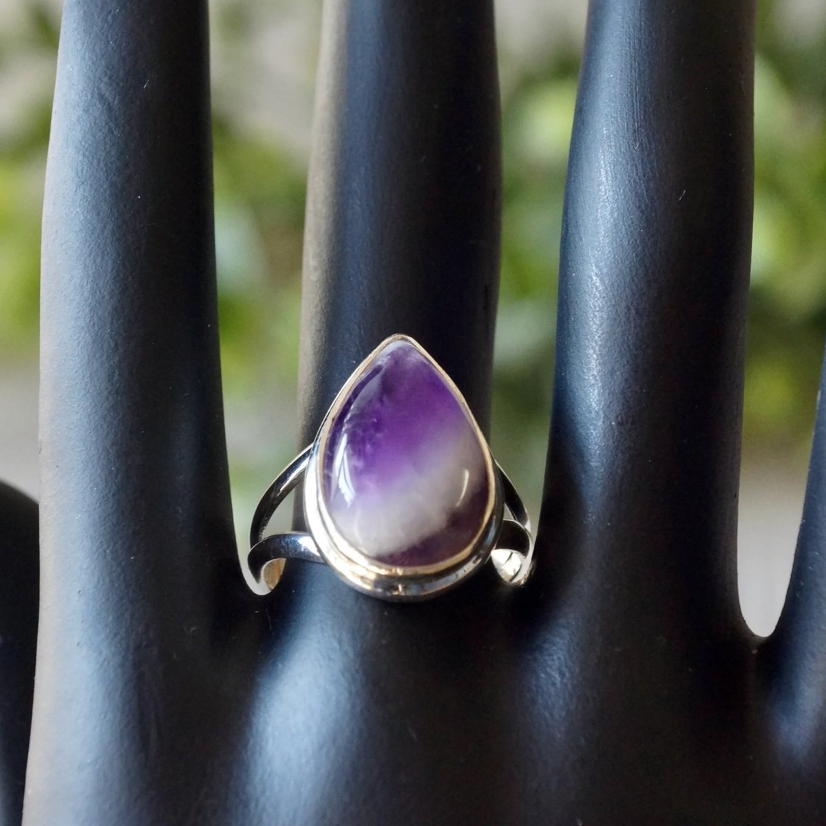 シェブロンアメジスト ペアーシェイプリング シルバー925 約15号（sv