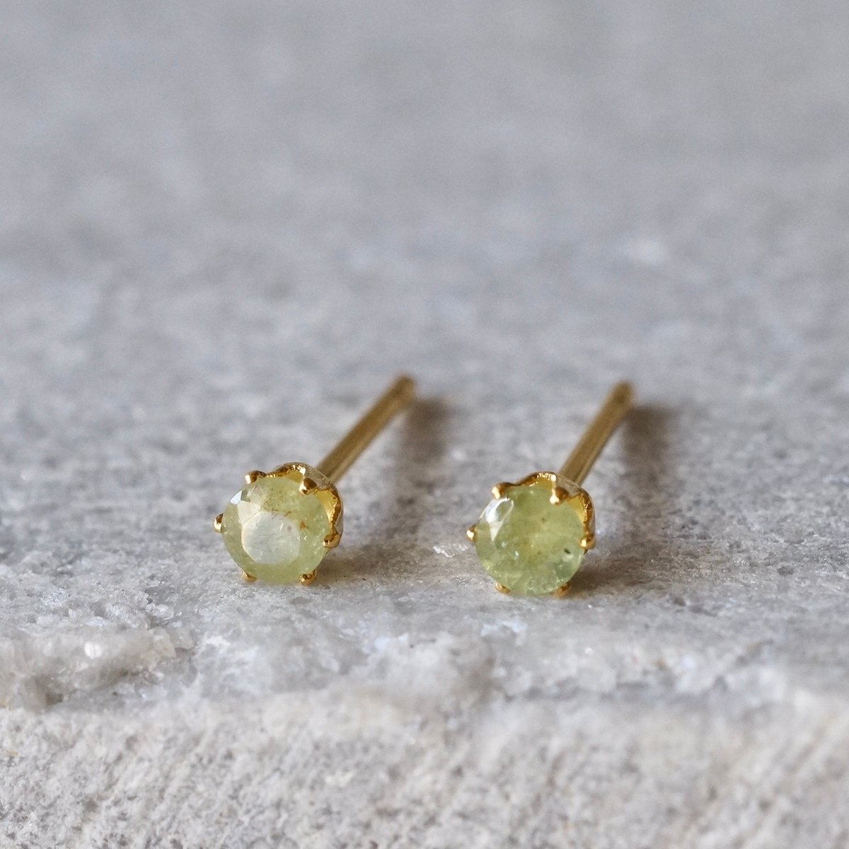 Handmade】デマントイドガーネット スタッドピアス サージカル