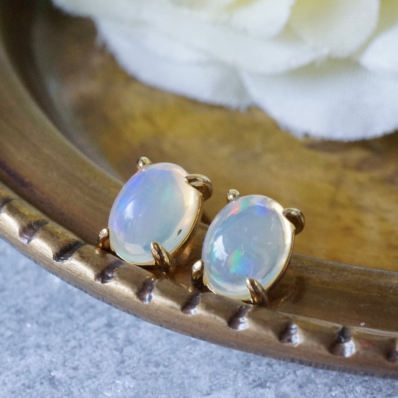 オパールとダイヤ装飾スタッドピアス　 ※キャッチ無し Handmade】オパール スタッドピアス 18kゴールドプレーテド シルバー