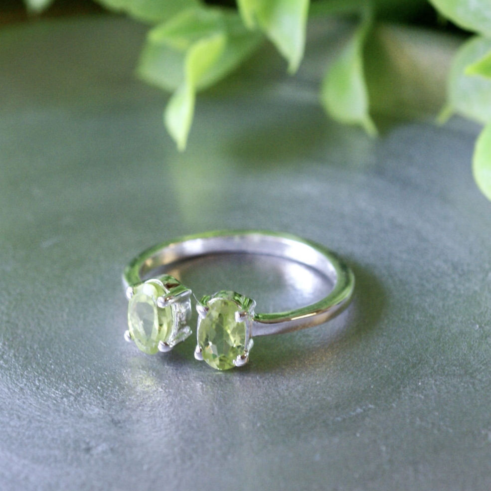 グリーン ペリドット フォークリング シルバー925 約12号（sv-688-3