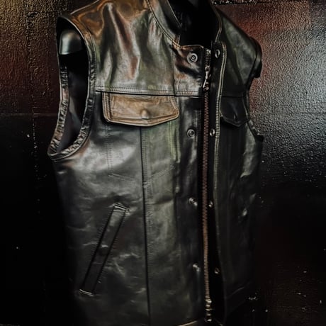 Club style vest