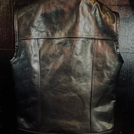 Club style vest