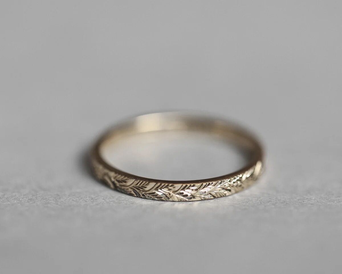 Yellow Gold 2mm Laurel Leaf Engraved Ring・月桂樹のフ...