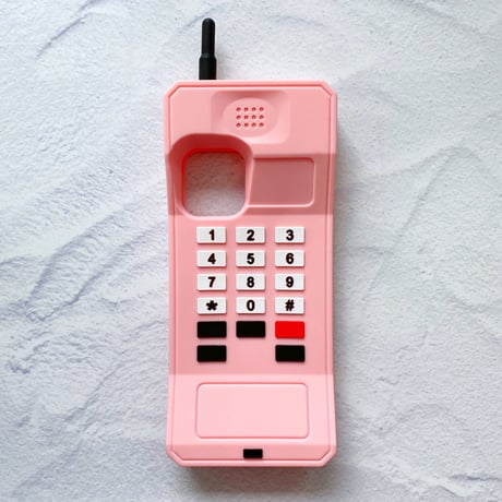 レトロな携帯電話のiPhoneケース（ピンク）