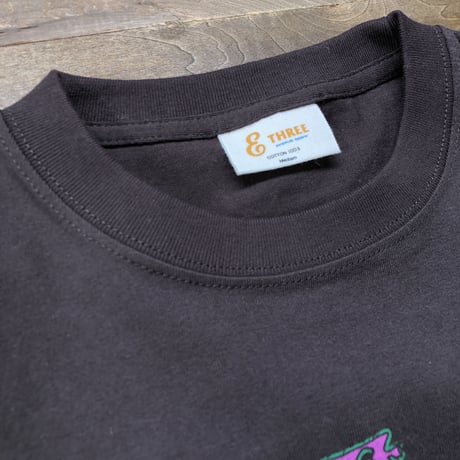 The THREE US tour S/S tee  "dark choco"