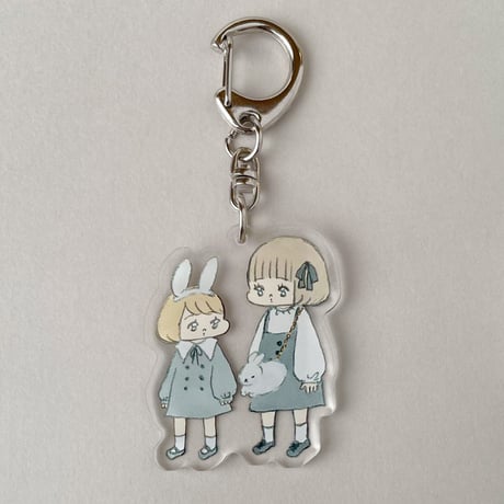 ぎゅうにゅう アクリルキーホルダー ver.モノクロコーデ