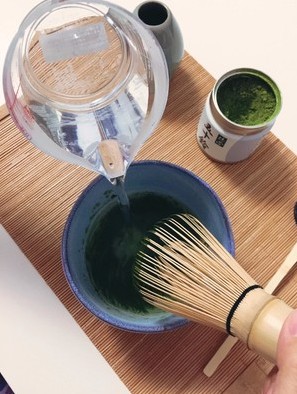 抹茶＞ 水点ておうす 泡楽（あわらく） 100g 袋入り（丸久小山園