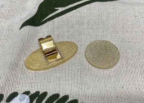 ゴルフマーカー楕円型ゴールド　柴犬デザイン名入れ製作