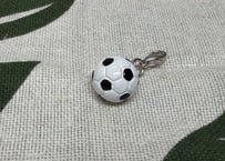 スポーツマスコットチャーム　サッカーボール（白黒）