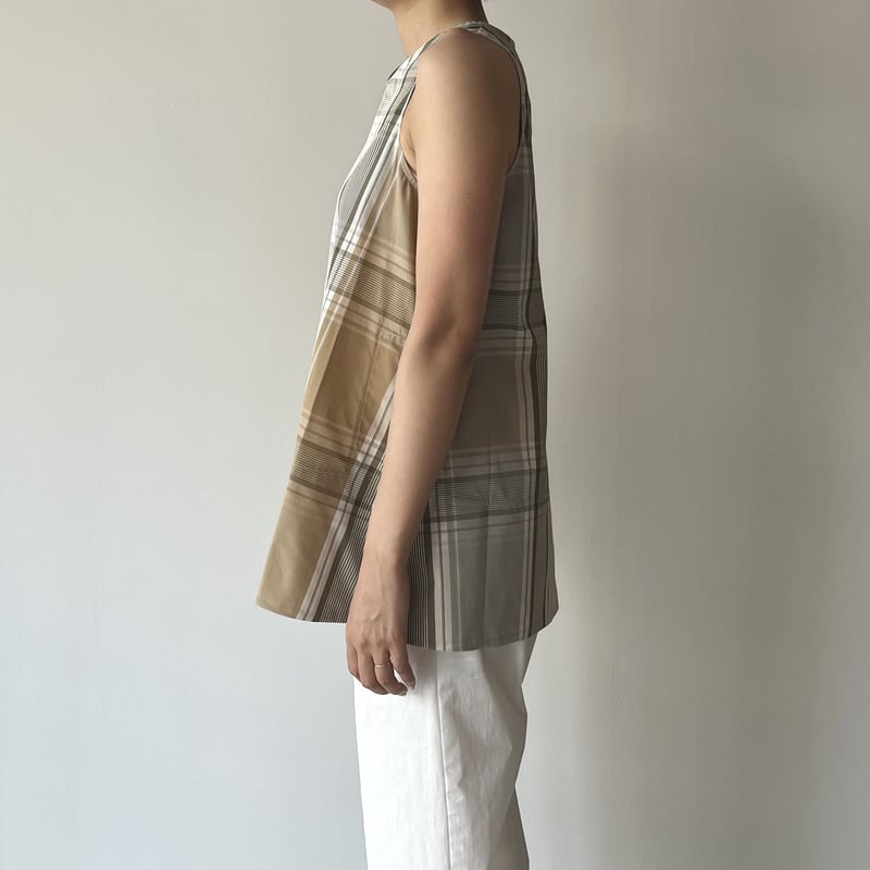 STUDIO NICHOLSON ベスト　51-10-122002 Studio Nicholson Vネック ニットベスト | ブルー | FARFETCH JP