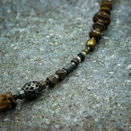 Rust White 2 (Black)