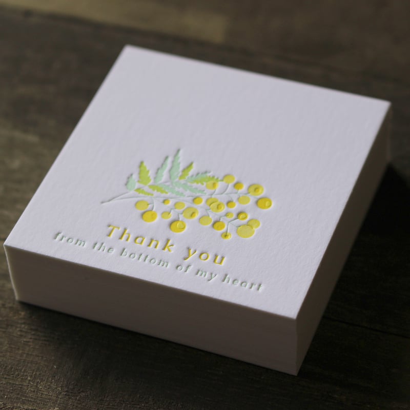 サンキューカード兼アクセサリー台紙【30枚】56×56mm ※ミモザ 活版印刷