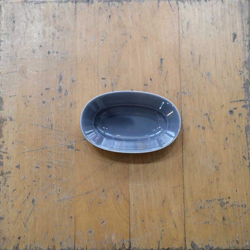 yumiko iihoshi porcalain / oval plate SS | moth yumiko iihoshi porcalain / oval plate SS | moth
