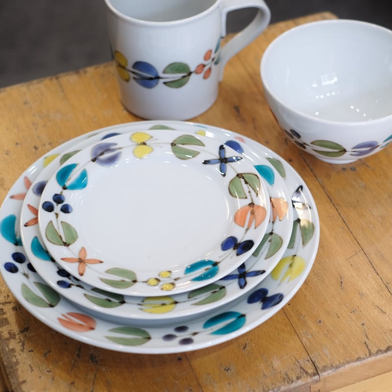 色絵花文平皿(尺皿) 未使用 新品同様 pmwpl001-r02.jpg