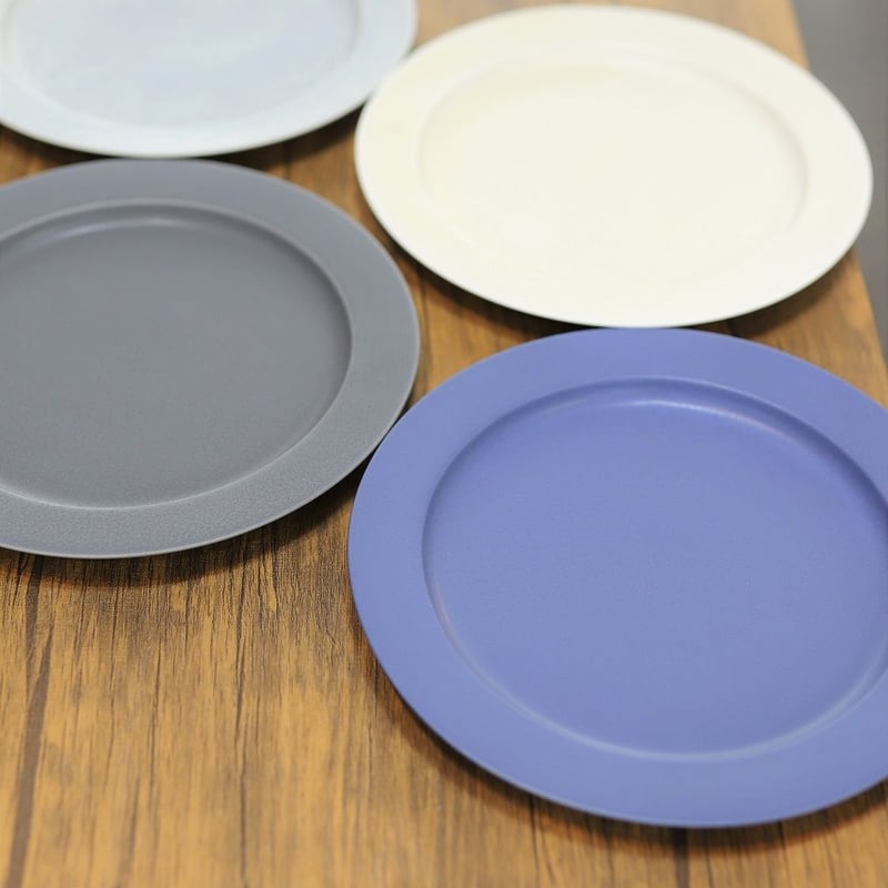 yumiko iihoshi porcelain / unjour apresmidi pla