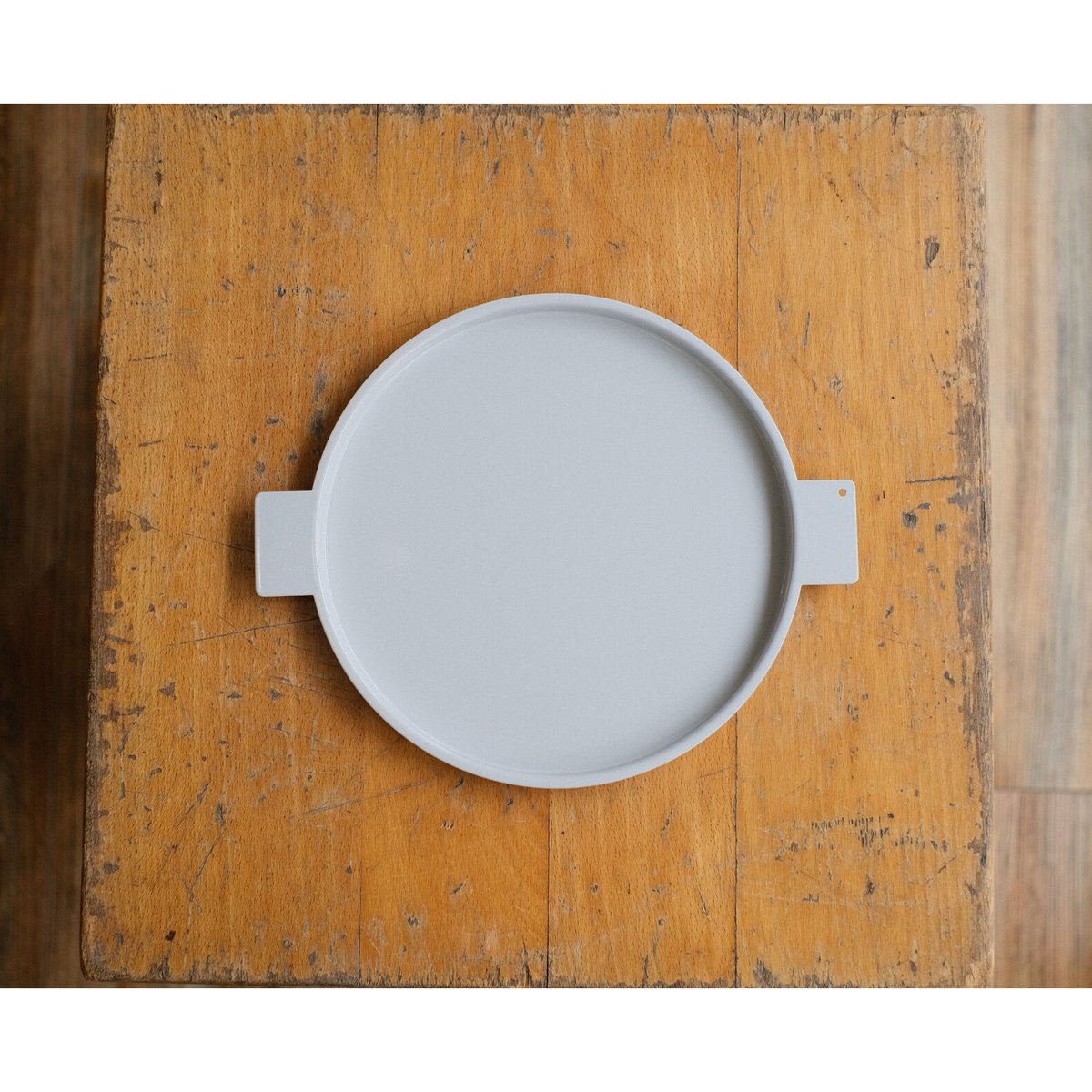 yumiko iihoshi porcelain / ʻColoredʼ aluminum t