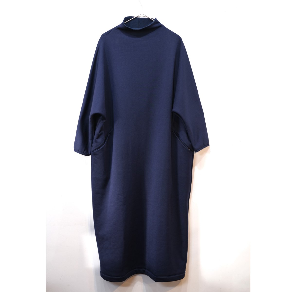 【最終価格】サリゲナク（ヒムカシ）機能性ロングワンピー ス　藍染 最終価格】サリゲナク（ヒムカシ）機能性ロングワンピー ス 藍染