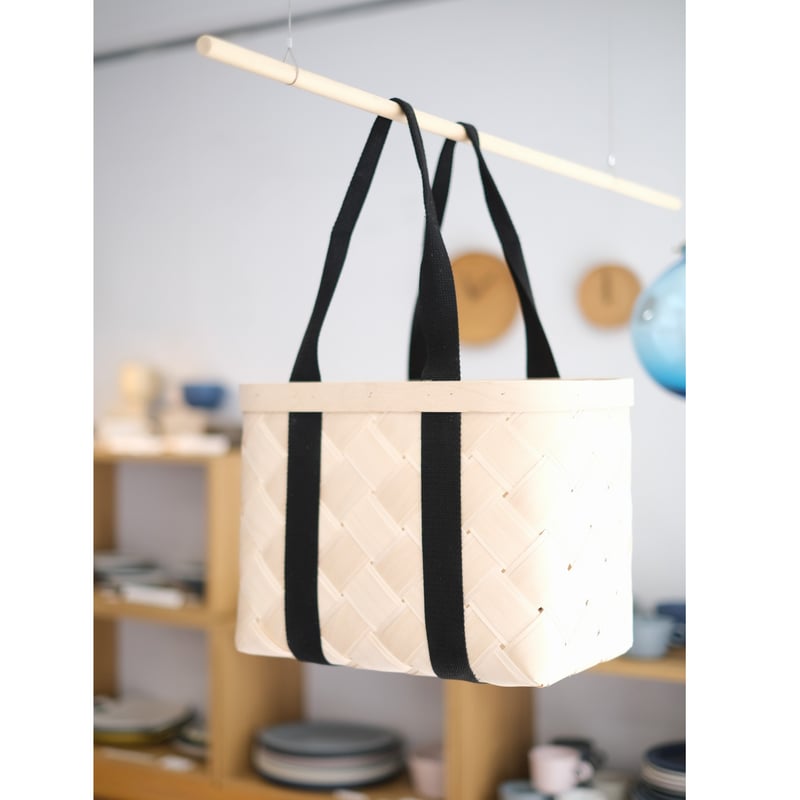 白樺のかごバッグ (M) / ブラックハンドル | mother duck ONLINE S