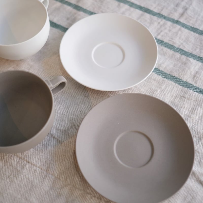 yumiko iihoshi porcelain / SHIONARI soucer | mo