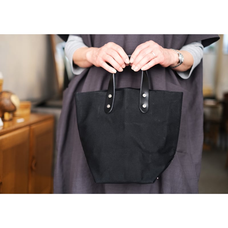 TEMBEA / DELIVERY TOTE SMALL RIVET | mother duc