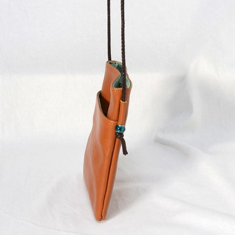 レザーサコッシュ　キャメル　和柄