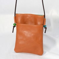 レザーサコッシュ　キャメル　和柄