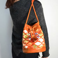 レザー巾着バッグ　巾着ショルダーバッグ  キャメル