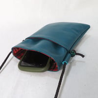 レザーサコッシュ　ターコイズ　着物地使用　スマホショルダー